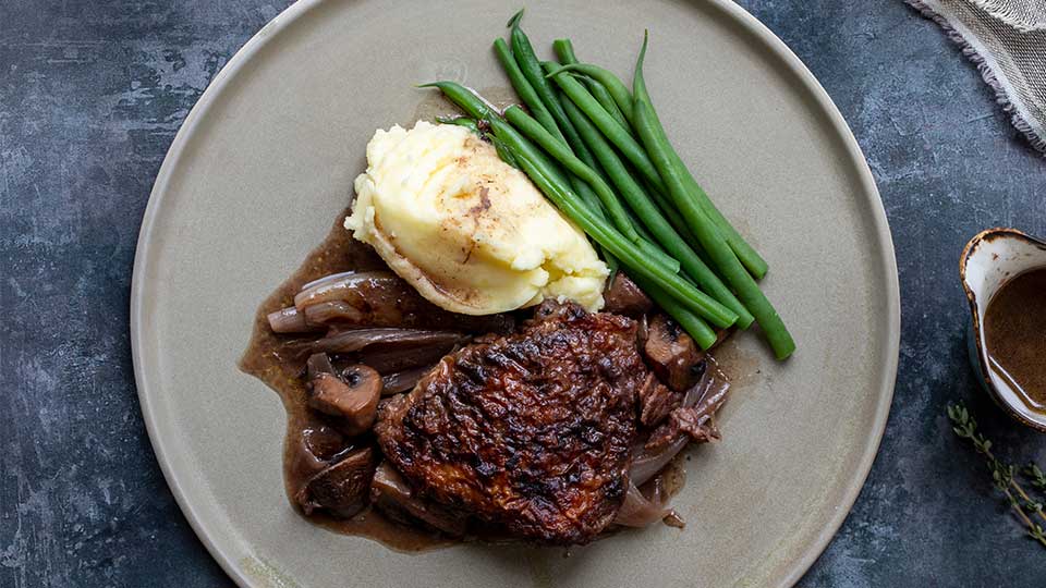 Steak mit Kartoffelpüree und grünen Bohnen